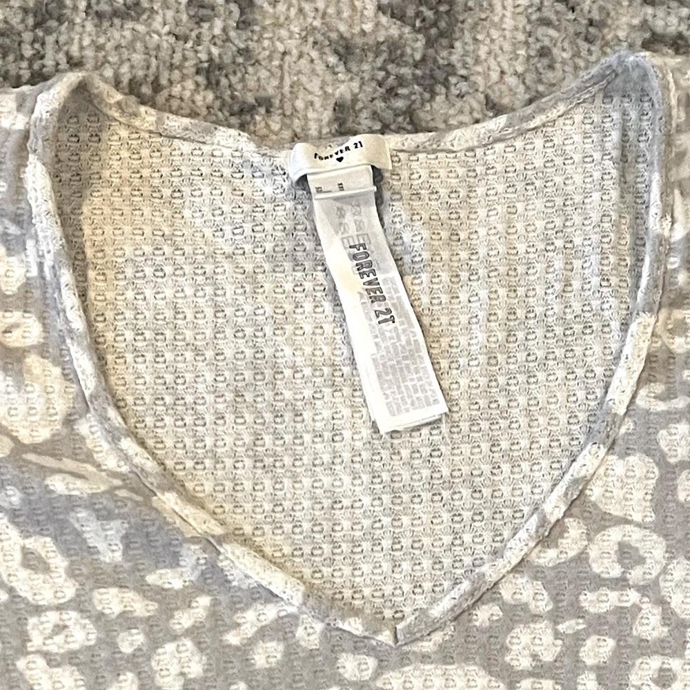 Forever 21 crop top - Picture 2 of 3